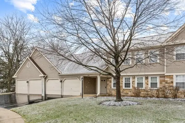 2838 Meadow Lane #W-2, Schaumburg, IL 60193