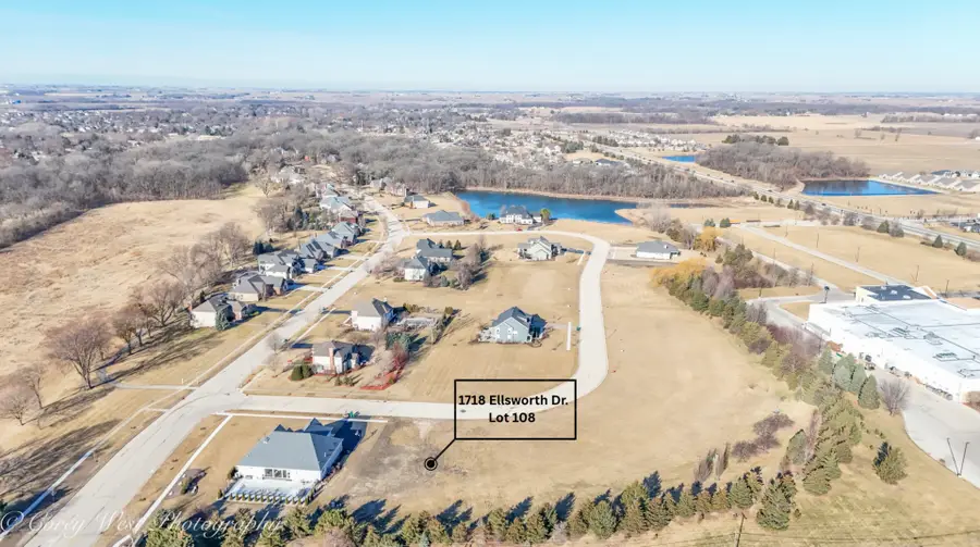 1718 Ellsworth Drive, Sycamore, IL 60178 - #2