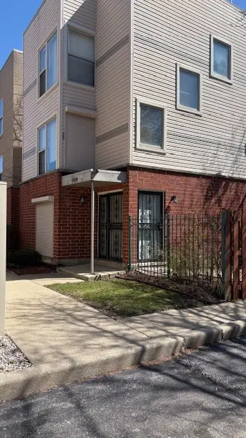 3439 W Lexington Street, Chicago, IL 60624