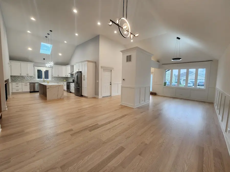 8416 Mansfield Avenue, Burbank, IL 60459 - #3