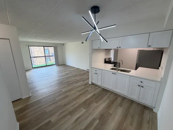 7531 175th Street #422, Tinley Park, IL 60477