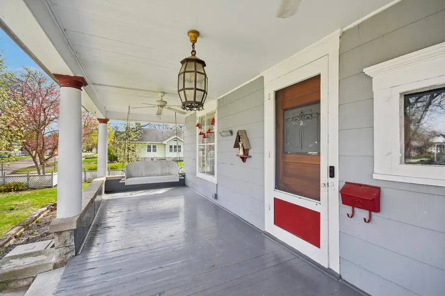 1003 N Chicago Street, Pontiac, IL 61764 - #3