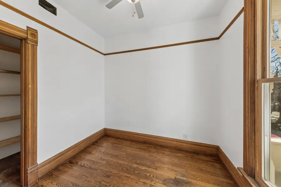 1042 W Barry Avenue, Chicago, IL 60657 - #2