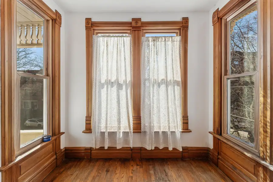 1042 W Barry Avenue, Chicago, IL 60657 - #3