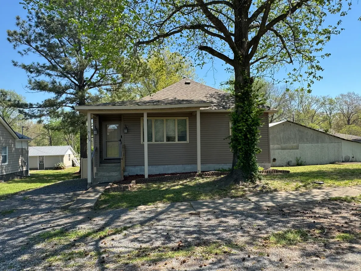 504 S Sunny Slope Street, West Frankfort, IL 62896 - #1