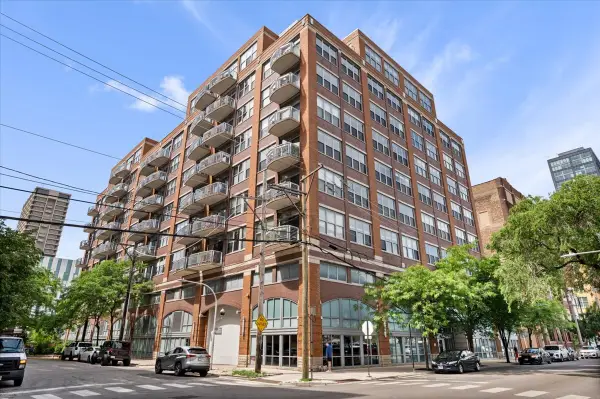 933 W Van Buren Street #702, Chicago, IL 60607