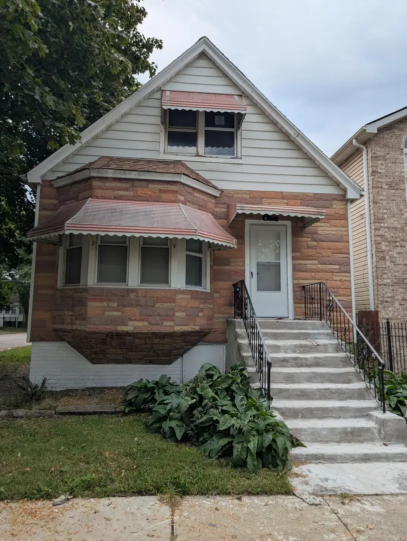 8601 S Kingston Avenue, Chicago, IL 60617 - #1