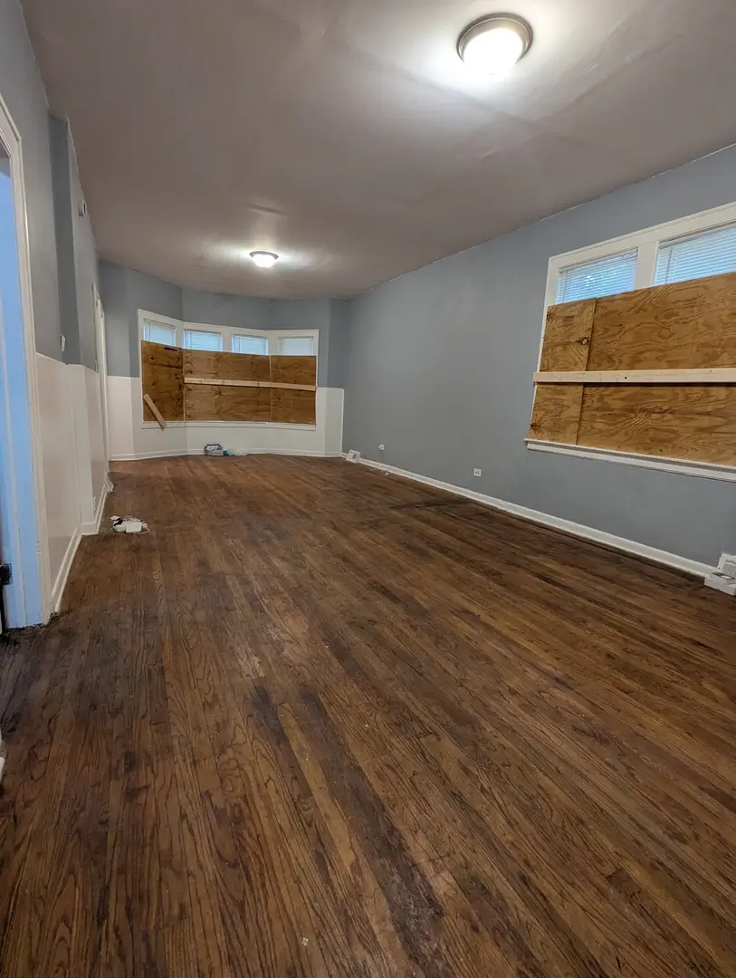 8601 S Kingston Avenue, Chicago, IL 60617 - #2