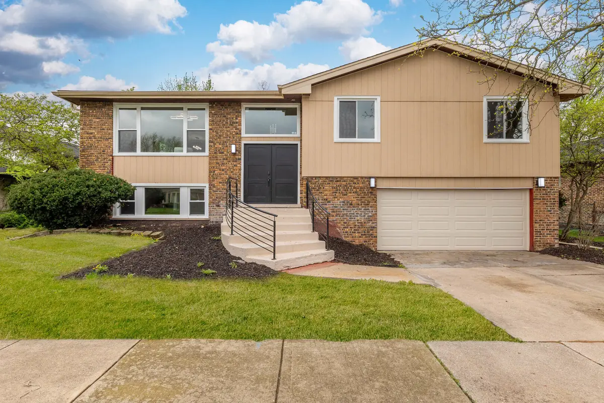 252 S Ellis Avenue, Glenwood, IL 60425 - #1