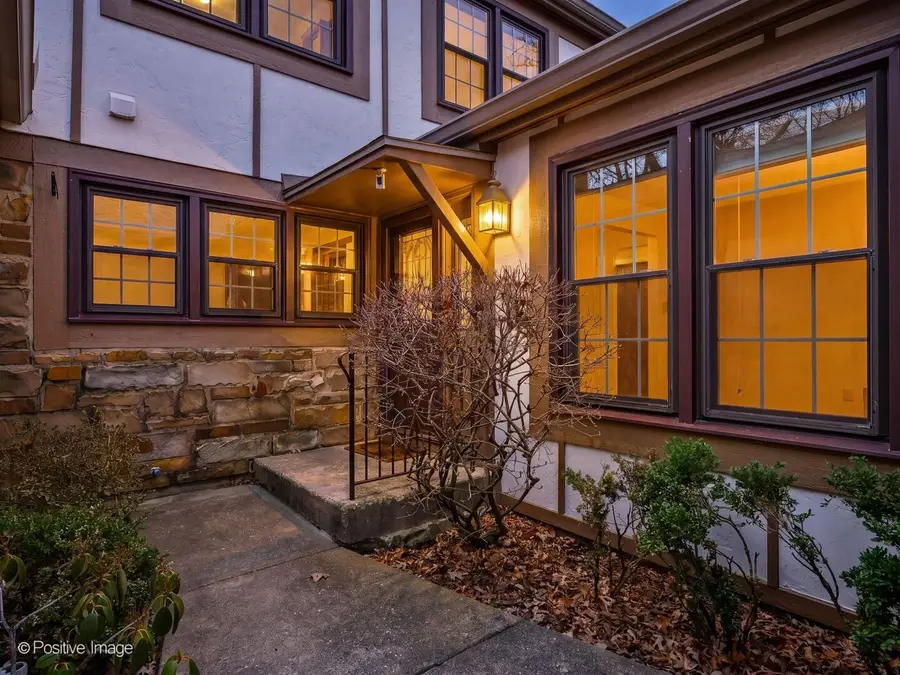 1150 Oakview Drive, Wheaton, IL 60187 - #2