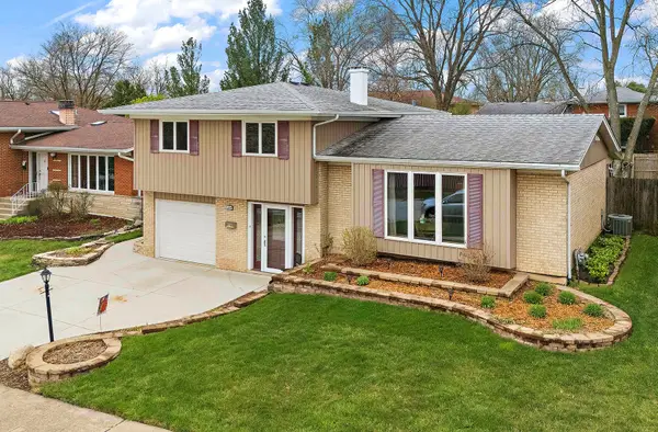 15120 Spruce Lane, Oak Forest, IL 60452