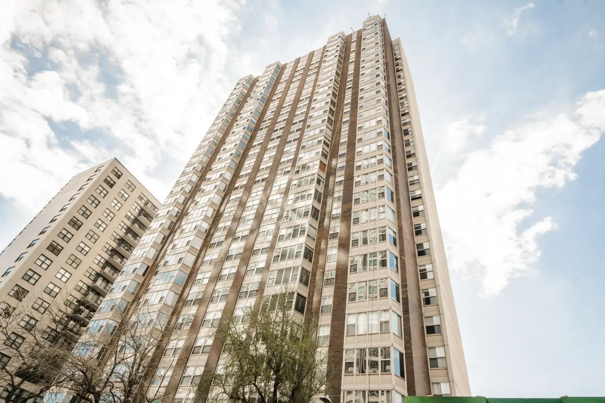 525 W Hawthorne Place #2706, Chicago, IL 60657 - #1