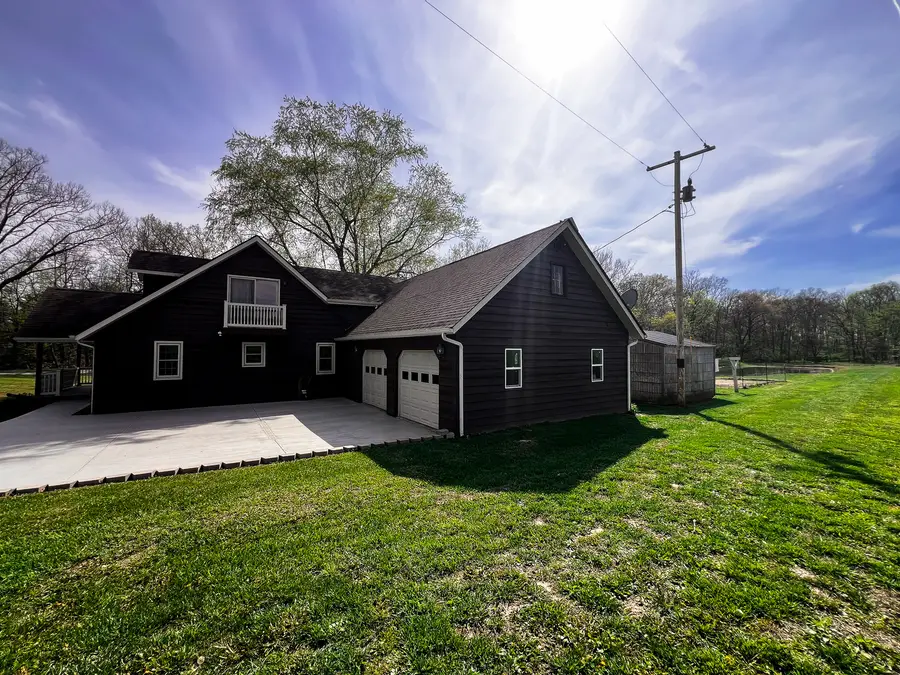 11753 N Log Cabin Lane, Mount Vernon, IL 62864 - #2