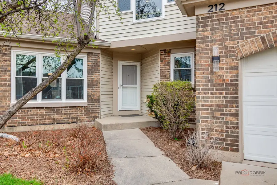 212 Willow Parkway, Buffalo Grove, IL 60089 - #2