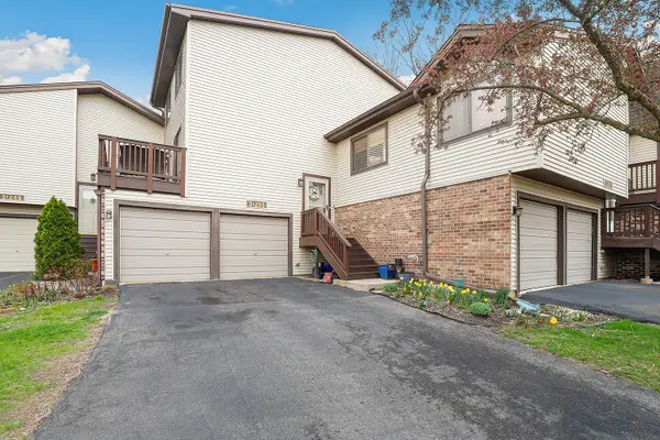 3S255 Briarwood Drive, Warrenville, IL 60555