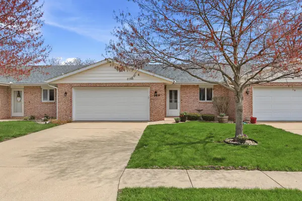 944 S Iowa Street #2, Geneseo, IL 61254