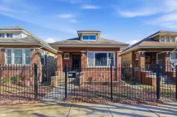 8111 S Manistee Avenue, Chicago, IL 60617