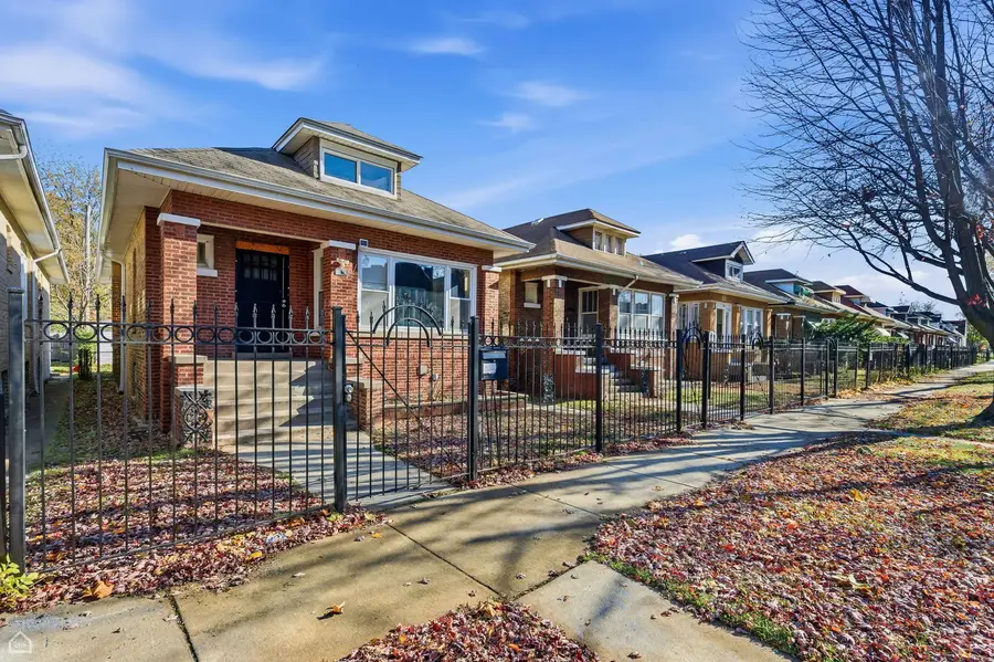 8111 S Manistee Avenue, Chicago, IL 60617 - #2