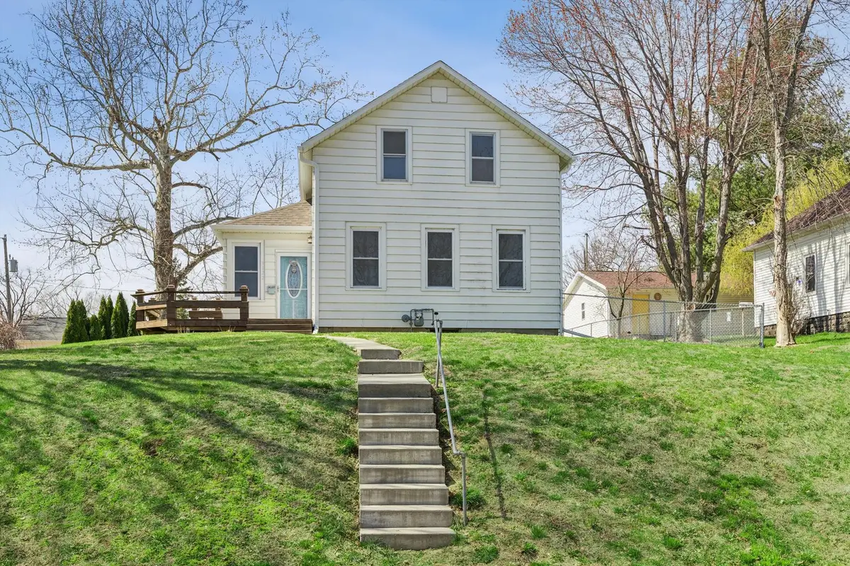 3122 Roosevelt Street, Clinton, IA 52732 - #1