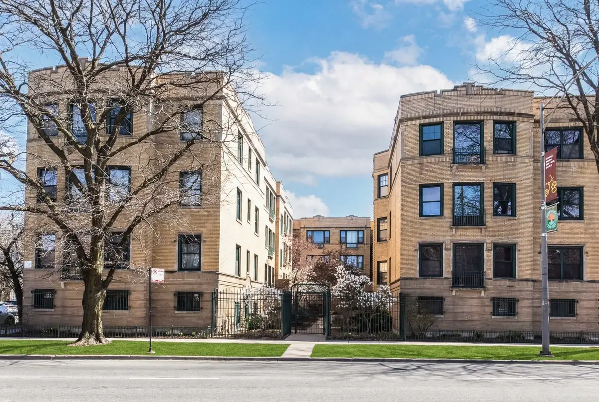 7033 N Sheridan Road #2N, Chicago, IL 60626 - #1