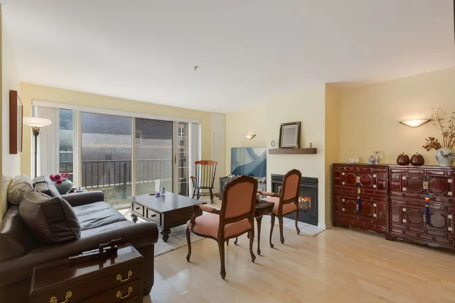 1800 Dewes Street #204, Glenview, IL 60025 - #3