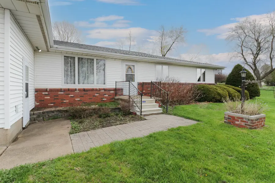 1109 W 4th Street, Delavan, IL 61734 - #3