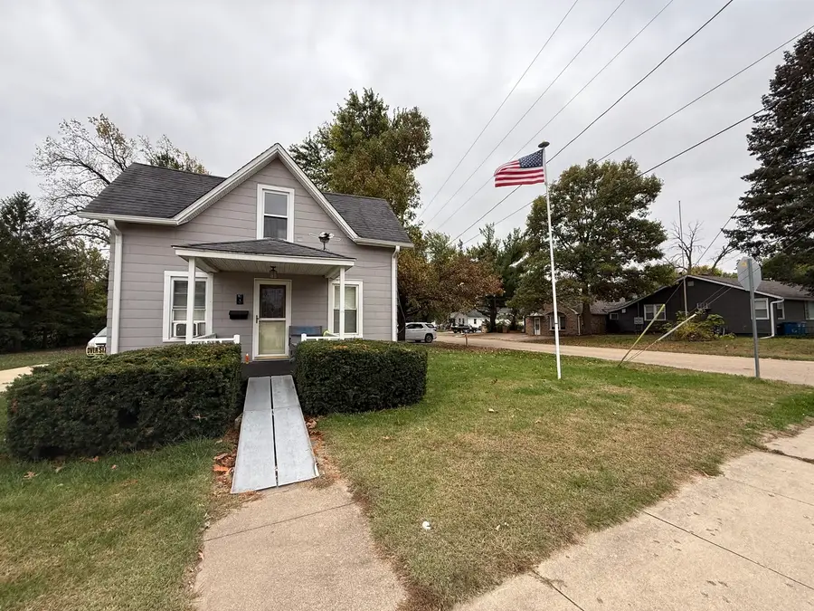 1 E Main Street, Amboy, IL 61310 - #2