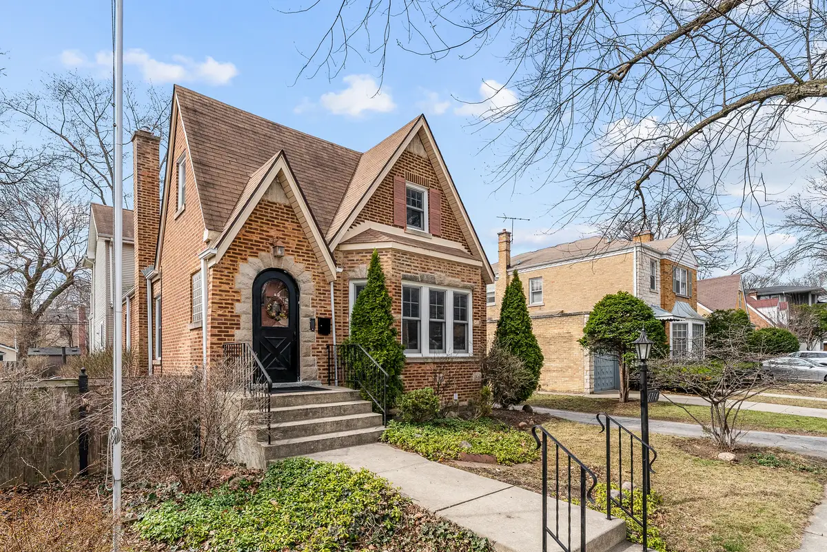 6714 N Ionia Avenue, Chicago, IL 60646 - #1