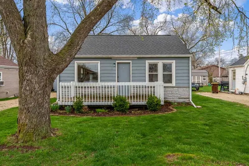 415 Pershing Avenue, Machesney Park, IL 61115 - #2