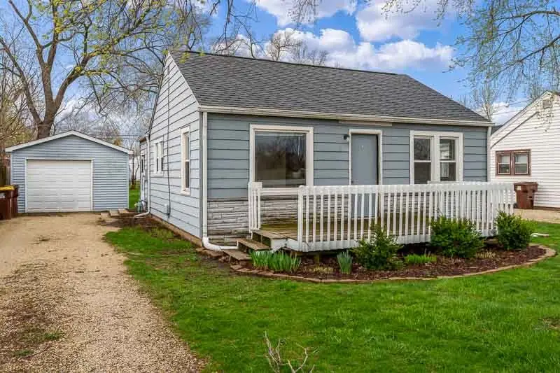 415 Pershing Avenue, Machesney Park, IL 61115 - #3