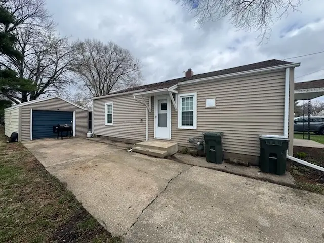 1212 E 15th Street, Sterling, IL 61081 - #3