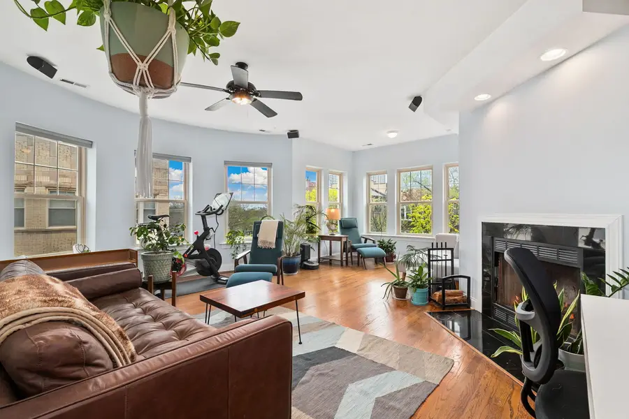 824 W Sunnyside Avenue #3, Chicago, IL 60640 - #3