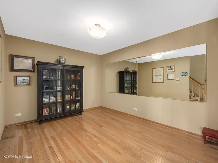 45 S Driveway, Glen Ellyn, IL 60137 - #3