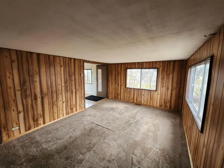 619 Pershing Avenue, Machesney Park, IL 61115 - #3