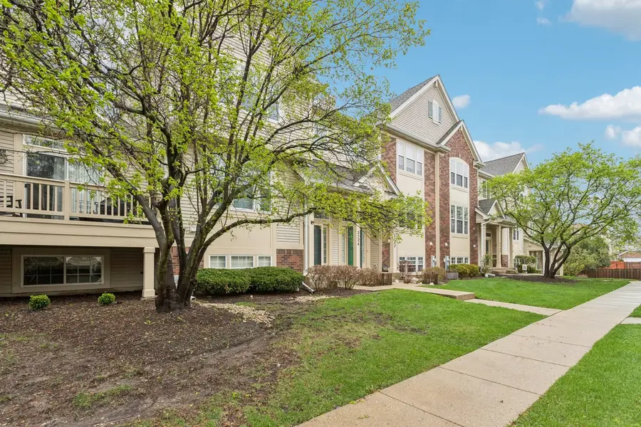 2724 N Greenwood Avenue, Arlington Heights, IL 60004 - #3