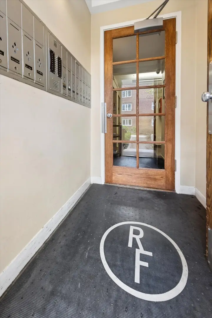 7208 Oak Avenue #2SE, River Forest, IL 60305 - #3