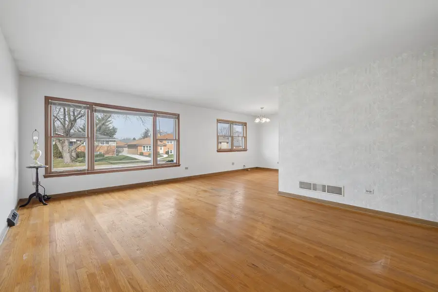 7737 Odell Avenue, Bridgeview, IL 60455 - #3