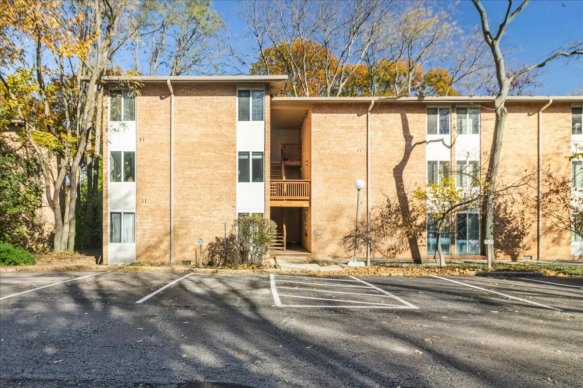 5817 Oakwood Drive #E, Lisle, IL 60532 - #1