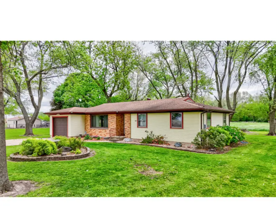 1907 Coalville Road, Streator, IL 61364 - #2