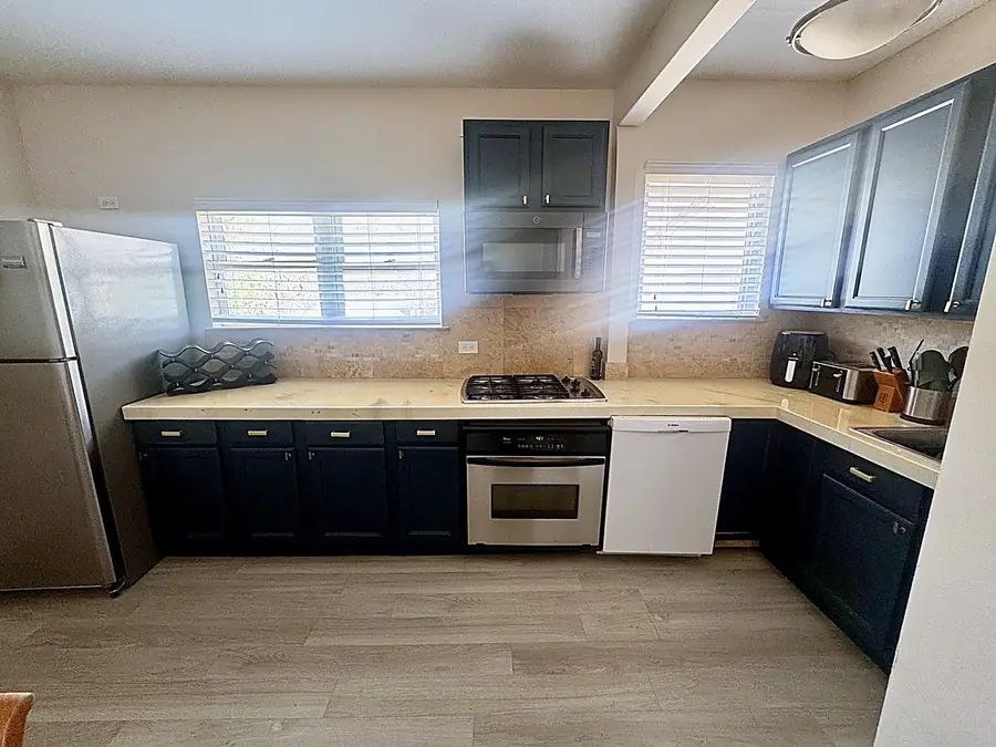 209 S Commonwealth Avenue, Aurora, IL 60506 - #3