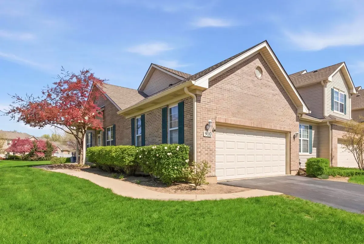 910 Oak Ridge Boulevard, Elgin, IL 60120 - #1