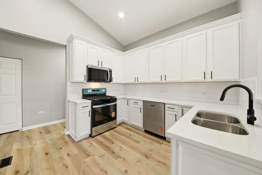 910 Oak Ridge Boulevard, Elgin, IL 60120 - #2