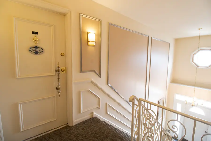 120 Carriage Way Drive #202B, Burr Ridge, IL 60527 - #3