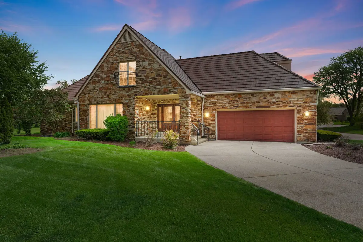 910 Red Fox Lane, Oak Brook, IL 60523 - #1