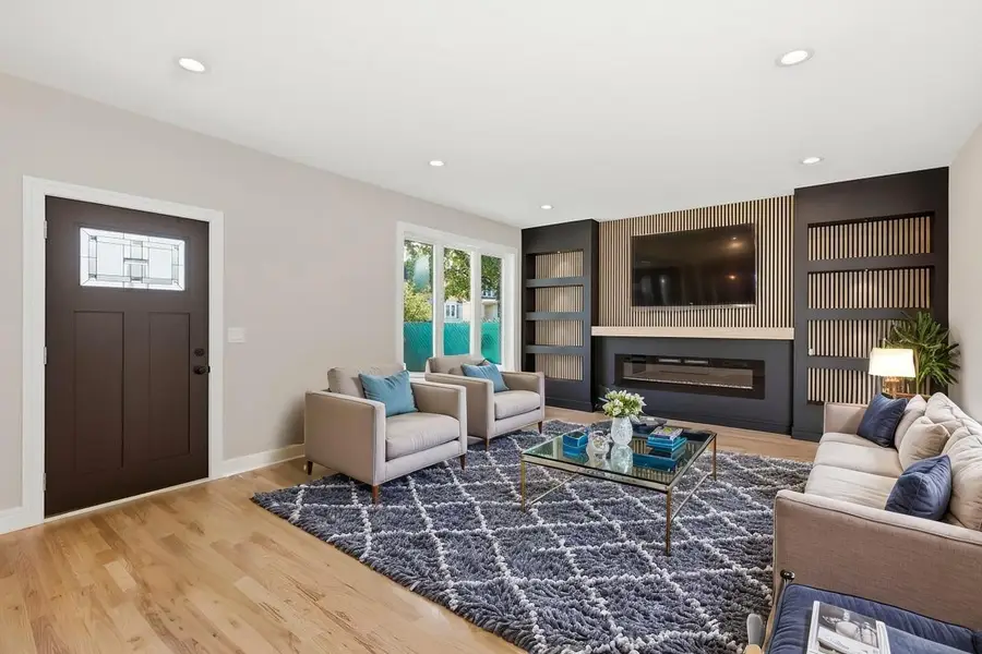 9322 S Trumbull Avenue, Evergreen Park, IL 60805 - #2