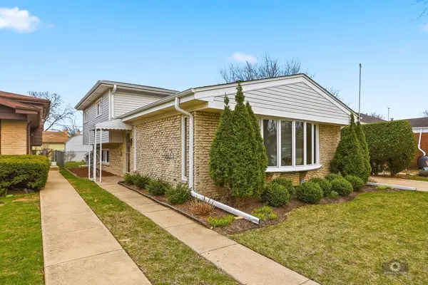 9437 Lockwood Avenue, Skokie, IL 60077