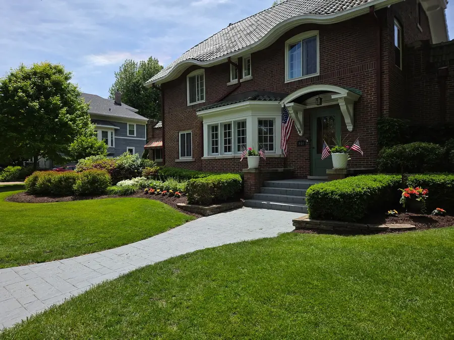 846 W Downer Place, Aurora, IL 60506 - #3
