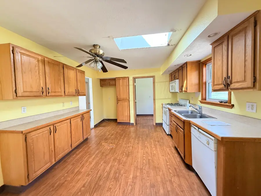 2424 Business Highway 13 Route, Murphysboro, IL 62966 - #2