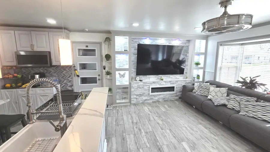 714 Russet Lane, Streamwood, IL 60107 - #3