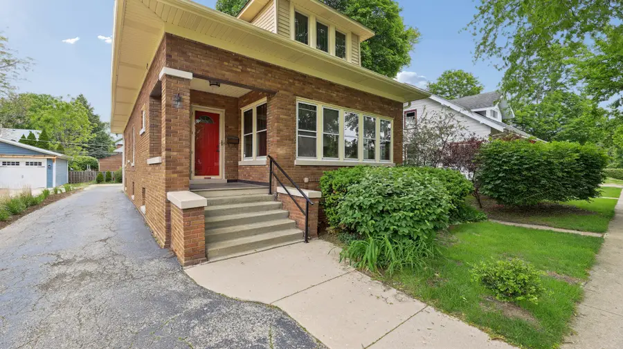 407 N Pine Avenue, Arlington Heights, IL 60004 - #3